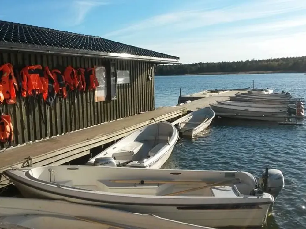 Bomans stugor, båtbrygga