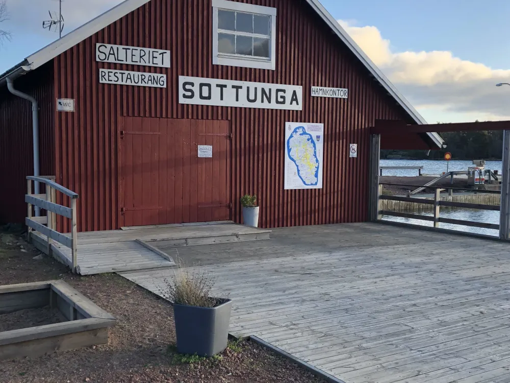 Skogsrundan 4 km – havsutsikt och myrmark