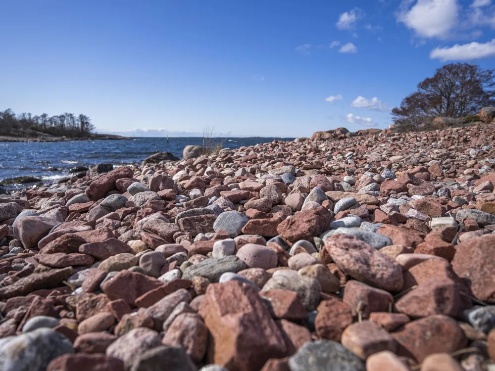 Herröskatan 1,6 km − smooth bathing cliffs and sea eagles