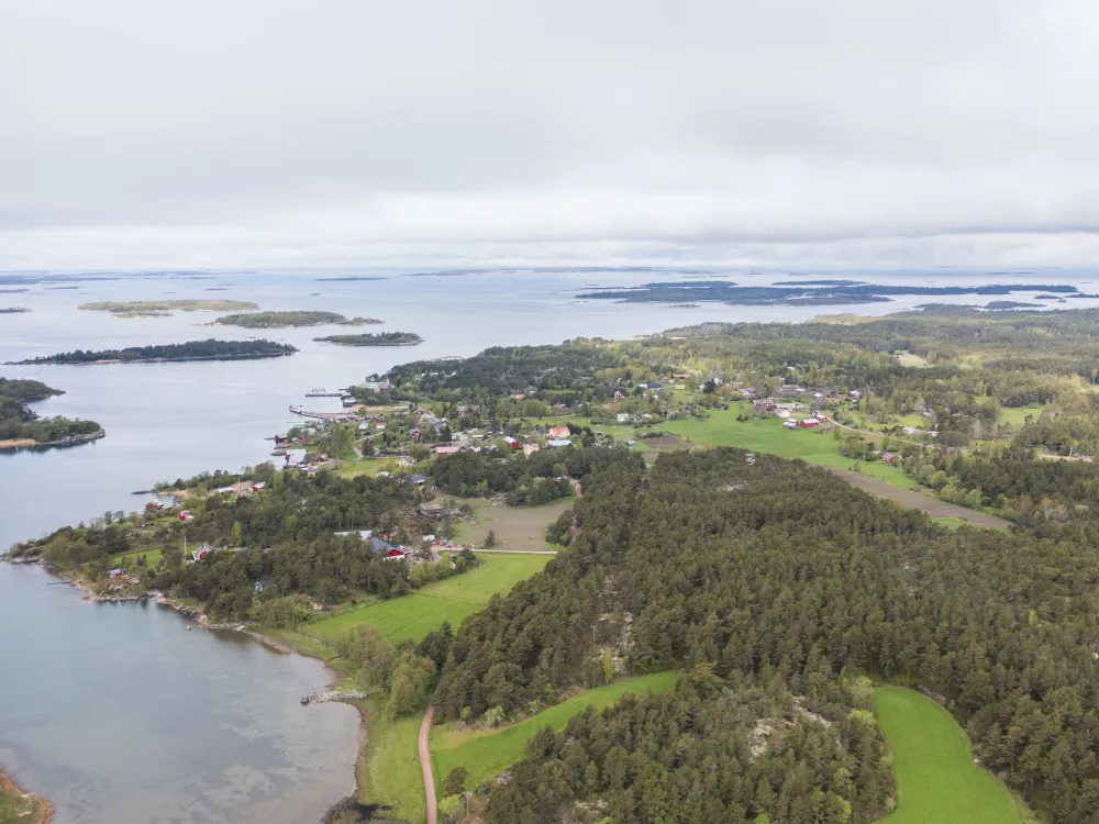Jurmo 3 km – saaristolaistunnelmaa ja meriuintia