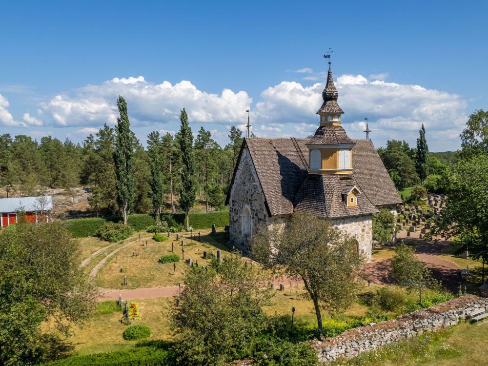 Kumlinge åttan 12,5 km – keskiaikainen kirkko ja saaristoluontoa