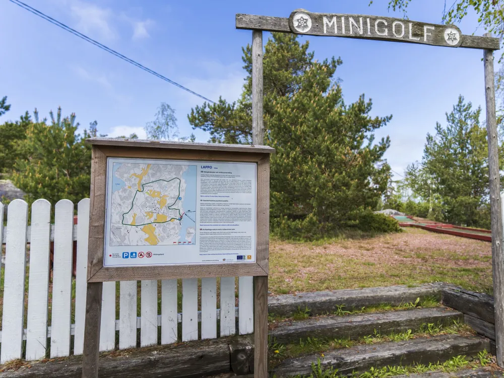 Lappo 5 km – archipelago nature and a midsummer pole