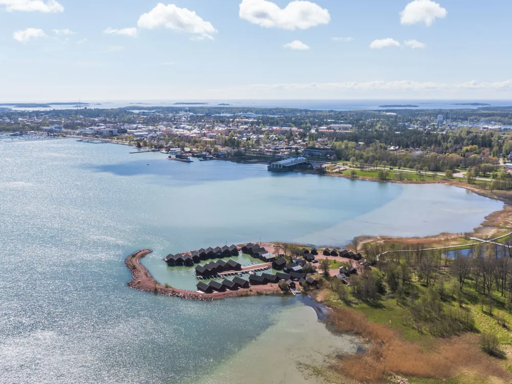 Mariehamn Runt 13 km – småbåtshamnar, stränder och färjor