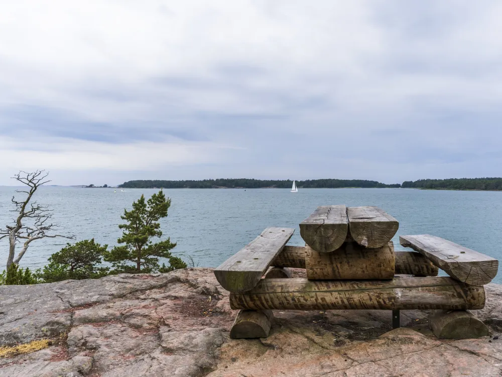 Mariehamn Runt 13 km – småbåtshamnar, stränder och färjor