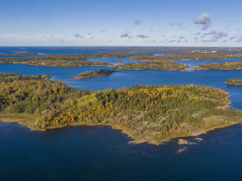 Nåtö 2−3,3 km − wooded meadows with stunning wildflowers