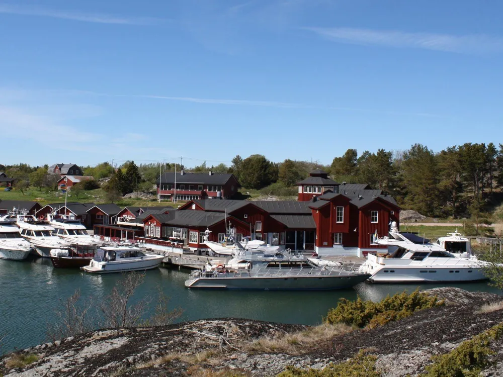 Brudhäll Hotell & Restaurang